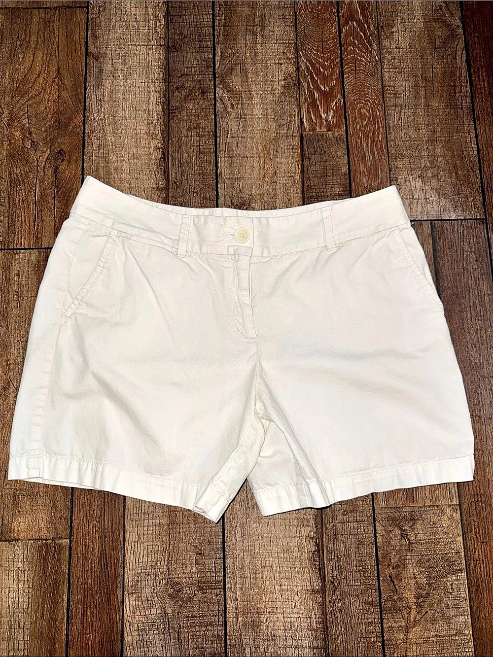 Ann Taylor LOFT Women's High Waist Shorts in White Size 8 Like New